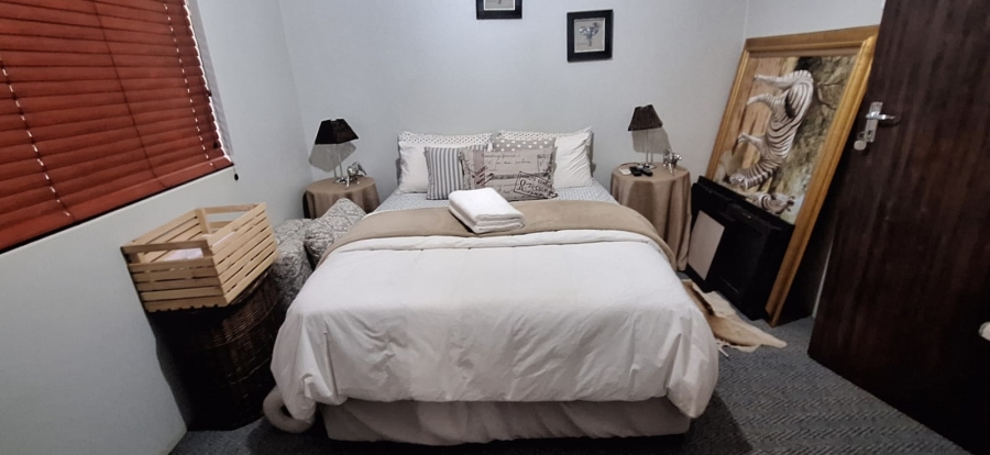 6 Bedroom Property for Sale in Zeerust North West